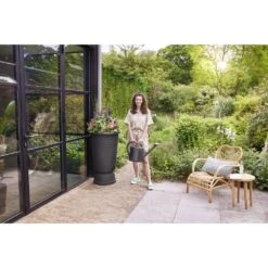 Elho Green Basics Regenton Plus 110ltr Zwart 9 Elho Green Basics Regenton Plus 110ltr Zwart -Buitentuin elho green basics regenton plus 110ltr zwart 1000x1000 64aebace8dbbb l