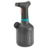 GARDENA Plantenspuit 1L EasyPump E4 1 GARDENA Plantenspuit 1L EasyPump E4 -Buitentuin gardena plantenspuit 1l easypump e4 800x800 624ffb8db3443 l